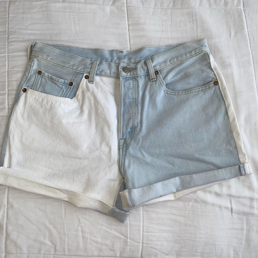 Levi 501 denim shorts. Never worn, excellent condition. Size W31.